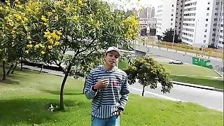 Lindo Pecoso colombiano cacorro arrecho se desnuda en entrevista y lo empala un polla